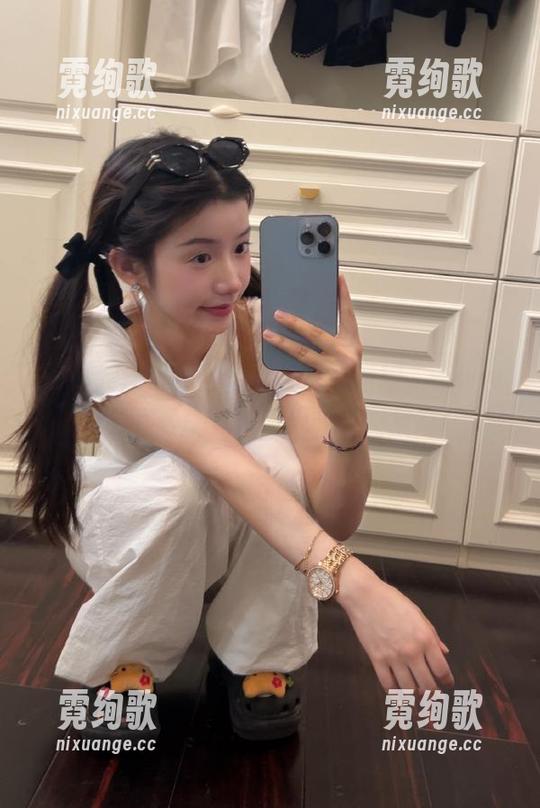 www.吃瓜 当吃瓜与资源碰撞,www.吃瓜竟然成了新一代的社交战场!