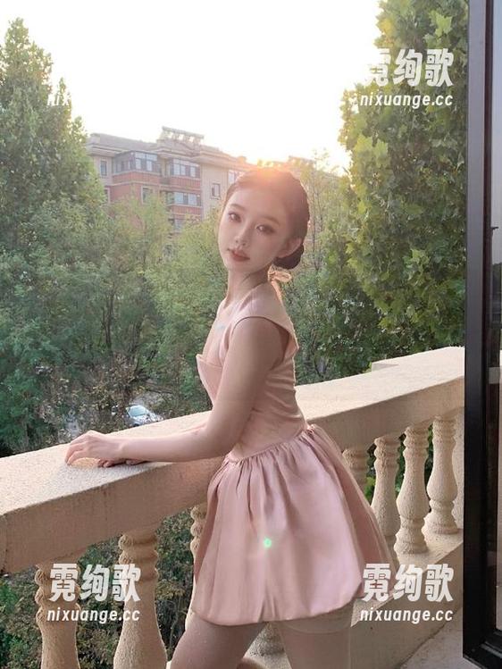 黑料不打烊 尝试在黑料不打烊首页找瓜,却被广告推得东倒西歪,这定位真有趣!